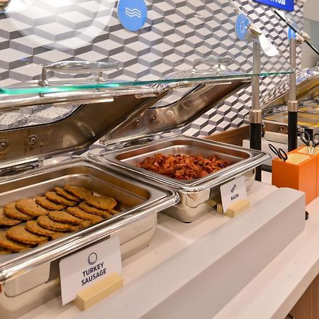 Holiday Inn Express & Suites Malone By Ihg Εξωτερικό φωτογραφία