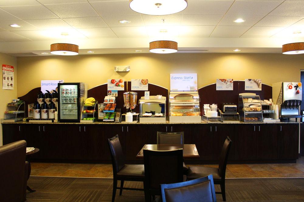 Holiday Inn Express & Suites Malone By Ihg Εξωτερικό φωτογραφία