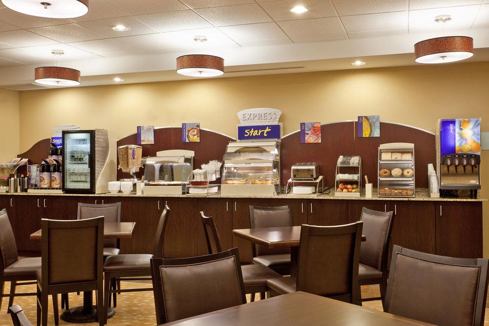 Holiday Inn Express & Suites Malone By Ihg Εξωτερικό φωτογραφία