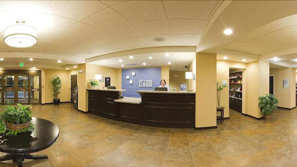 Holiday Inn Express & Suites Malone By Ihg Εξωτερικό φωτογραφία