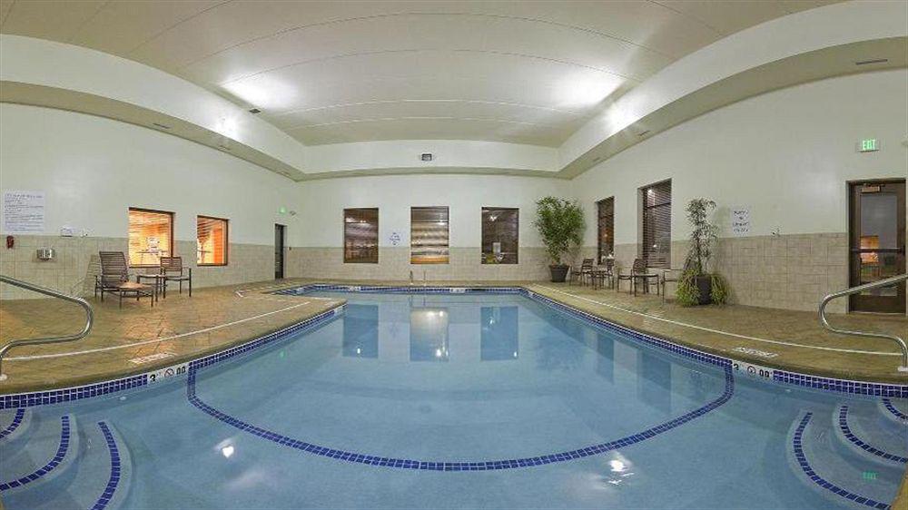 Holiday Inn Express & Suites Malone By Ihg Εξωτερικό φωτογραφία