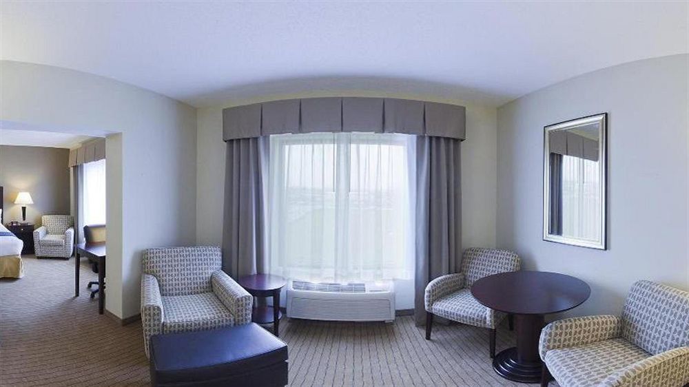 Holiday Inn Express & Suites Malone By Ihg Εξωτερικό φωτογραφία