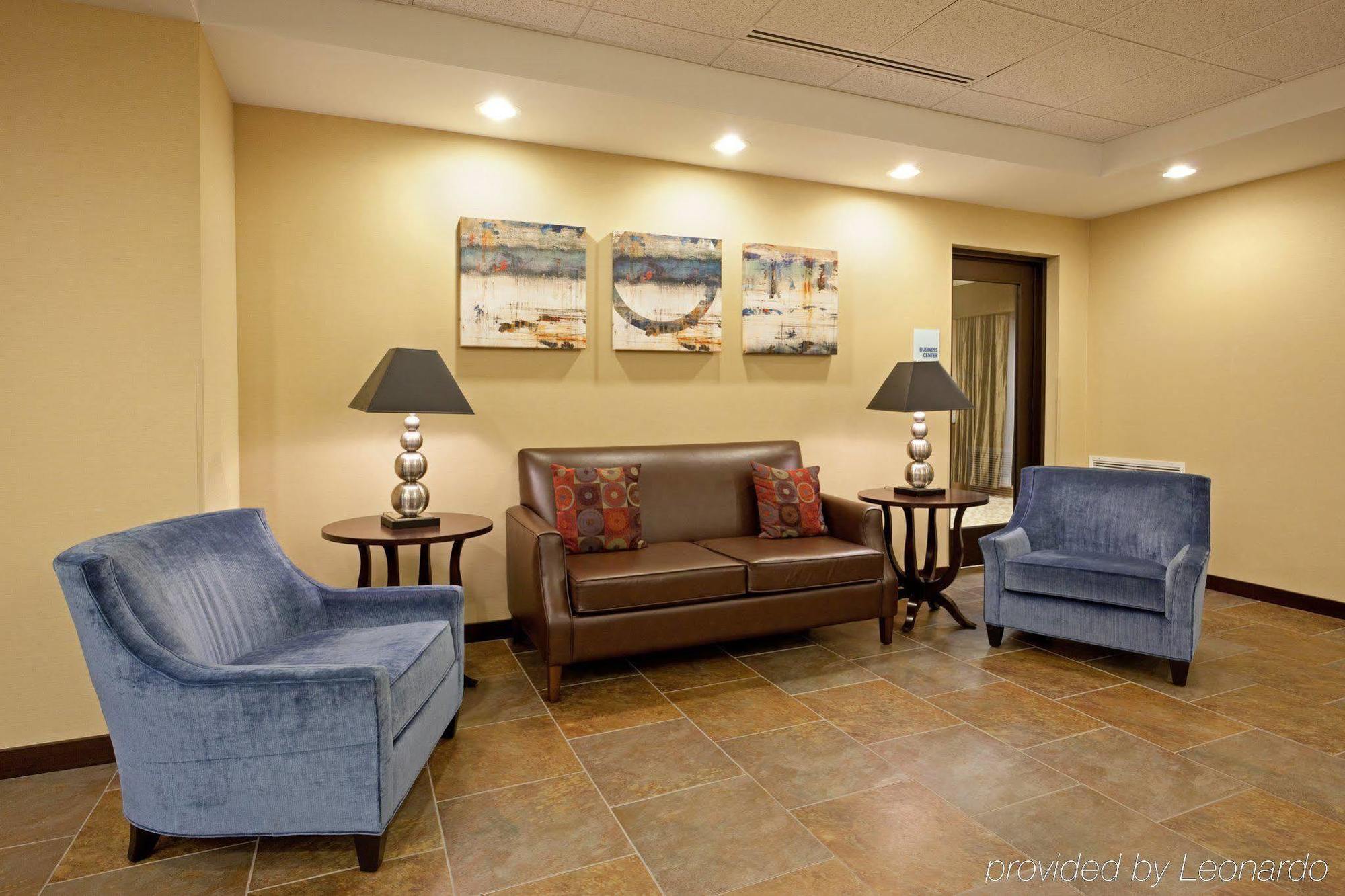Holiday Inn Express & Suites Malone By Ihg Εξωτερικό φωτογραφία